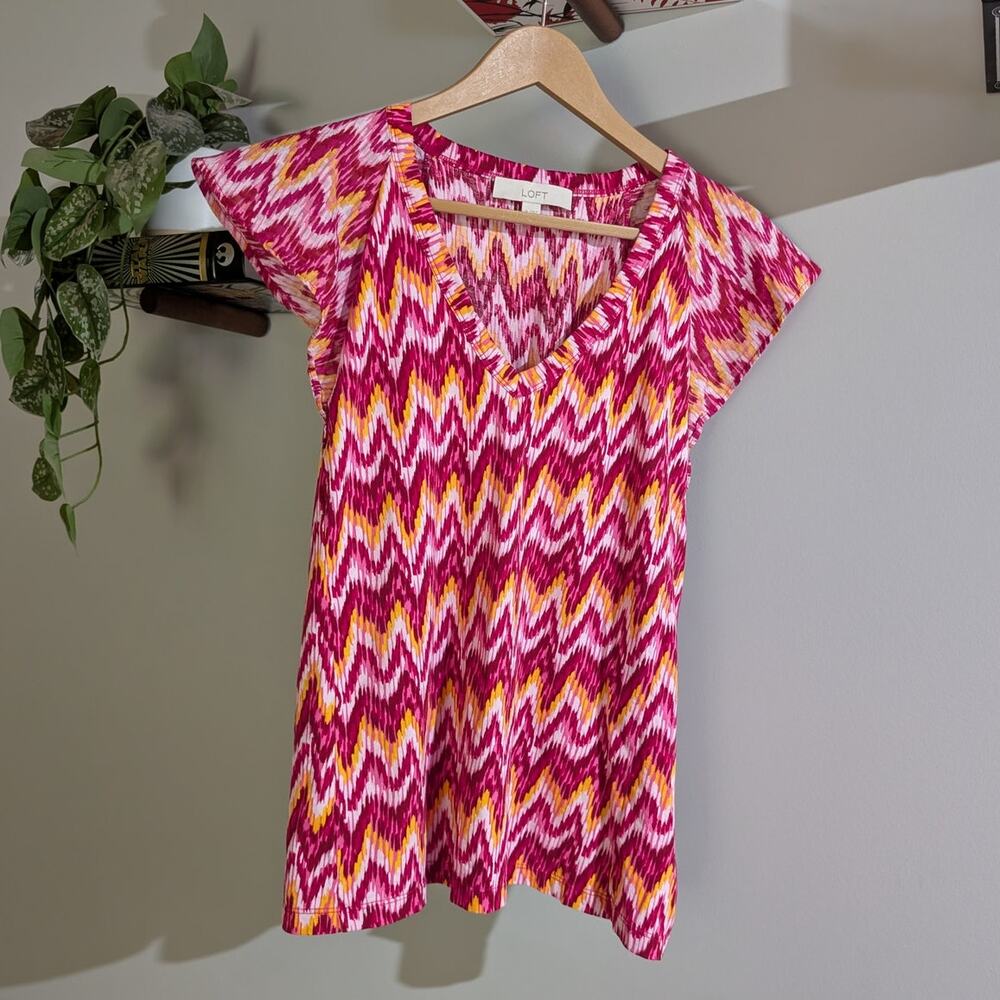 Loft | 100% Cotton Ikat Geometric Pink Orange Flutter Sleeve Tee | Medium